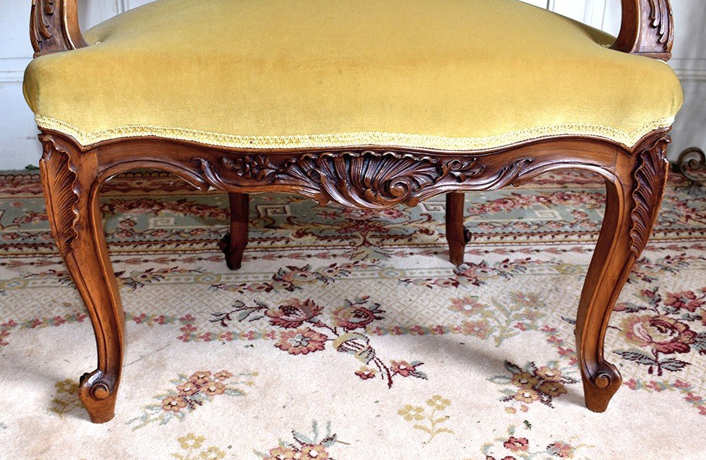 Fauteuil Cabriolet De Style Louis XV Rocaille En Noyer, Tissu Velours Vieil Or, fin XIXème -photo-4