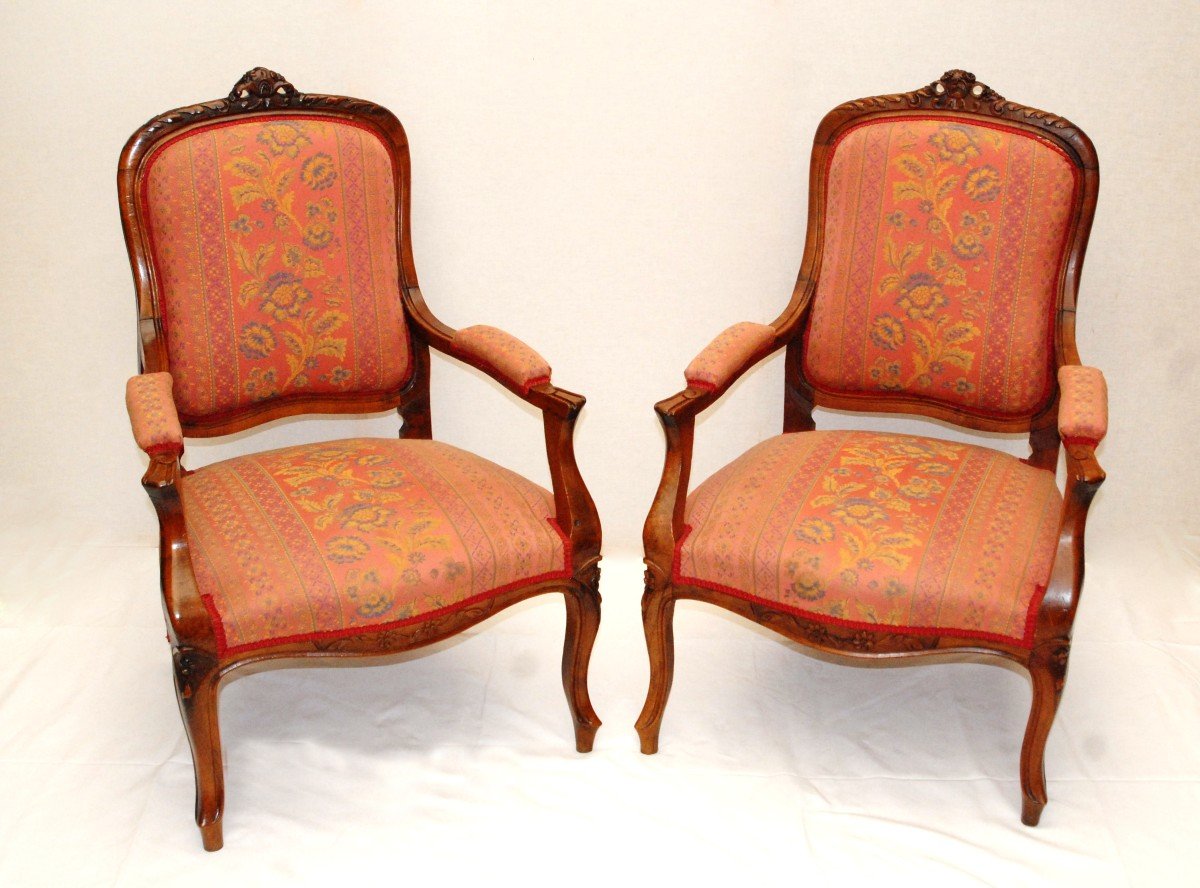 Paire De Fauteuils XIXème. De Style Louis XV.