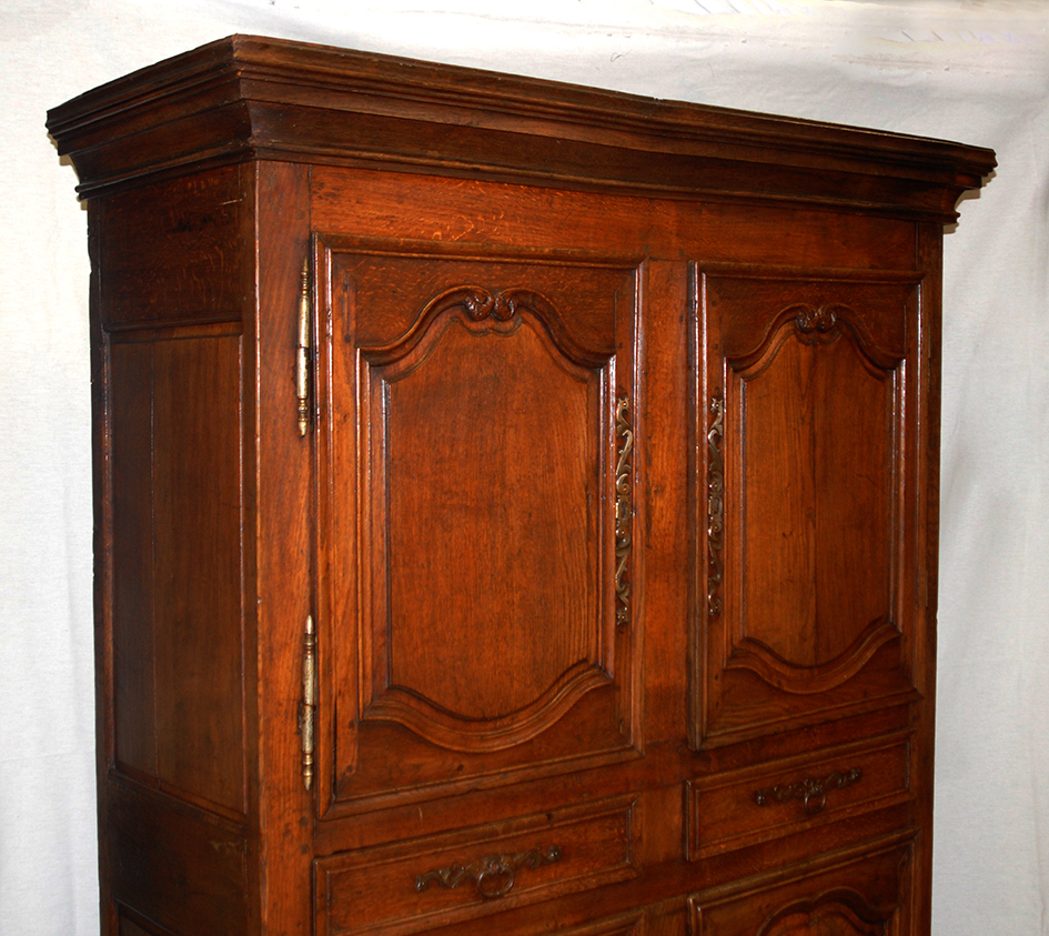 Buffet à 4 portes ou quatre vantaux en chêne, armoire  XVIIIème-photo-3