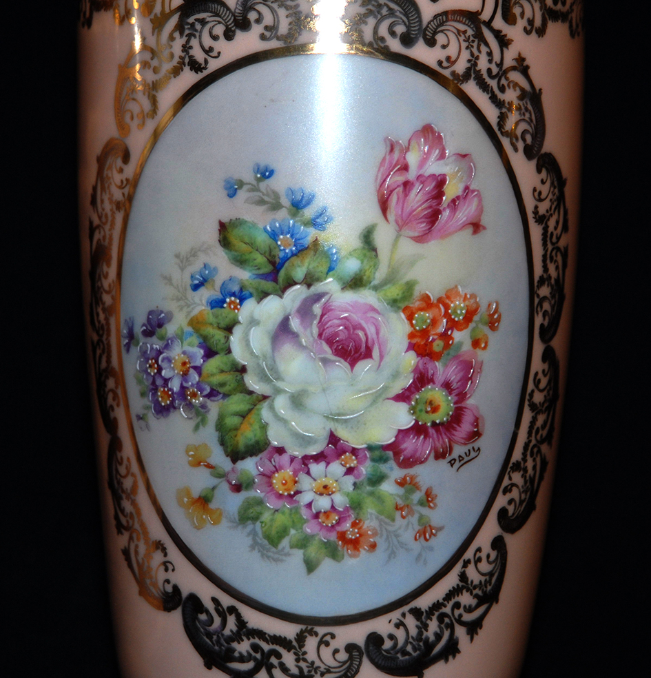 Vase en porcelaine de Limoges peint main, bouquet de fleurs.-photo-4