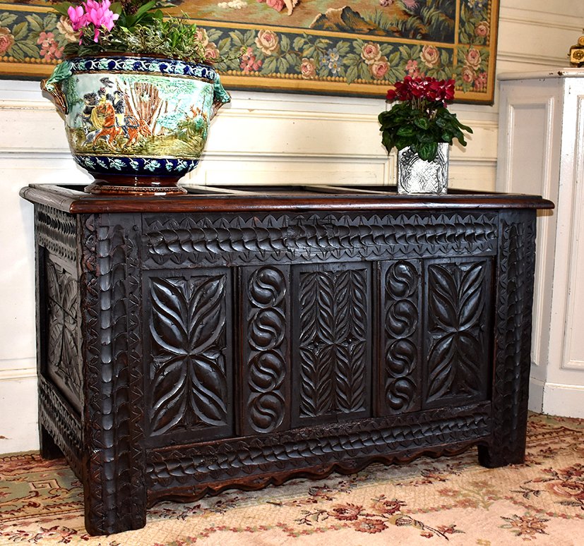 Renaissance Style Chest In Oak.-photo-2