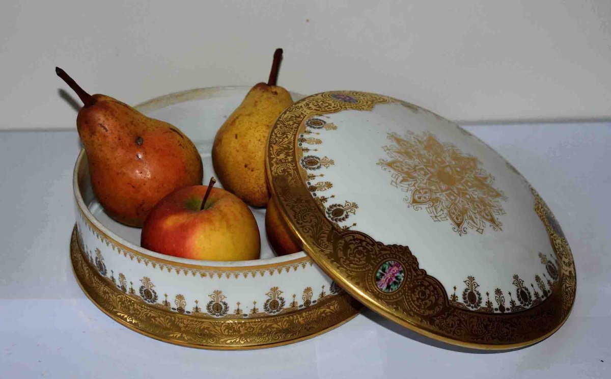 Large Limoges Porcelain Box, Double Gold Inlay, Aged Polished And Hand Painted.-photo-4