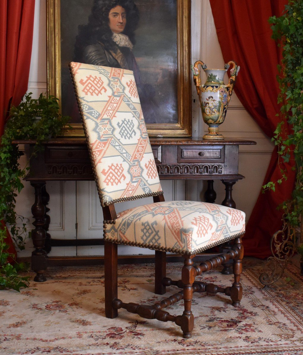 Chaise de style  Louis XIII En Noyer,  &agrave; Dossier Haut d'&eacute;poque fin  XVIII&egrave;me -  d&eacute;but XIX&egrave;me