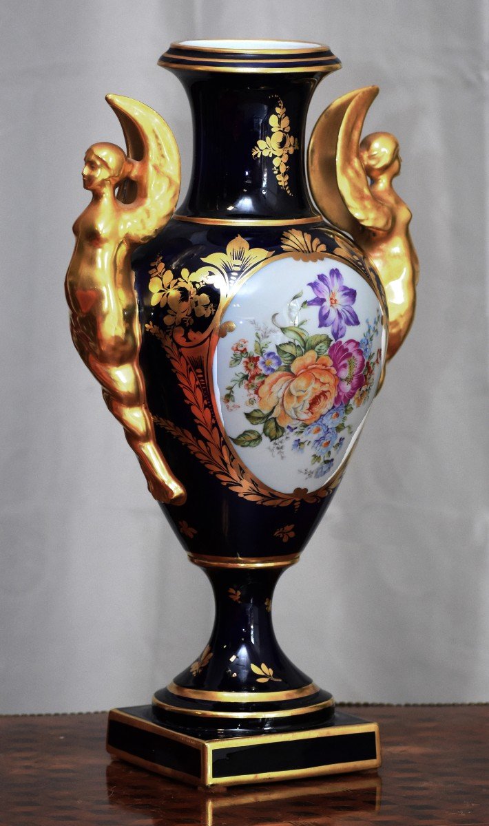 Large Limoges Porcelain Vase, Kiln Blue, Decor Bouquet Of Flowers And Gallant Scene Of A Fragonard.-photo-2