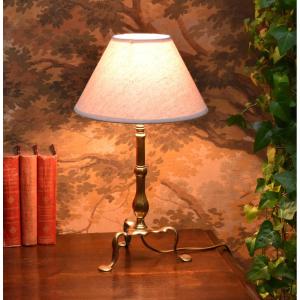Pied De Lampe En Bronze , Fût Balustre, Piètement Tripode ,  Abat Jour neuf de couleur lin.