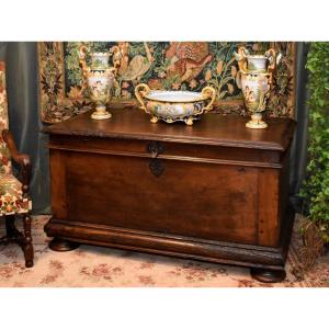 Very Large Périgourdin Wedding Chest In Solid Walnut, Early 18th Century.                   