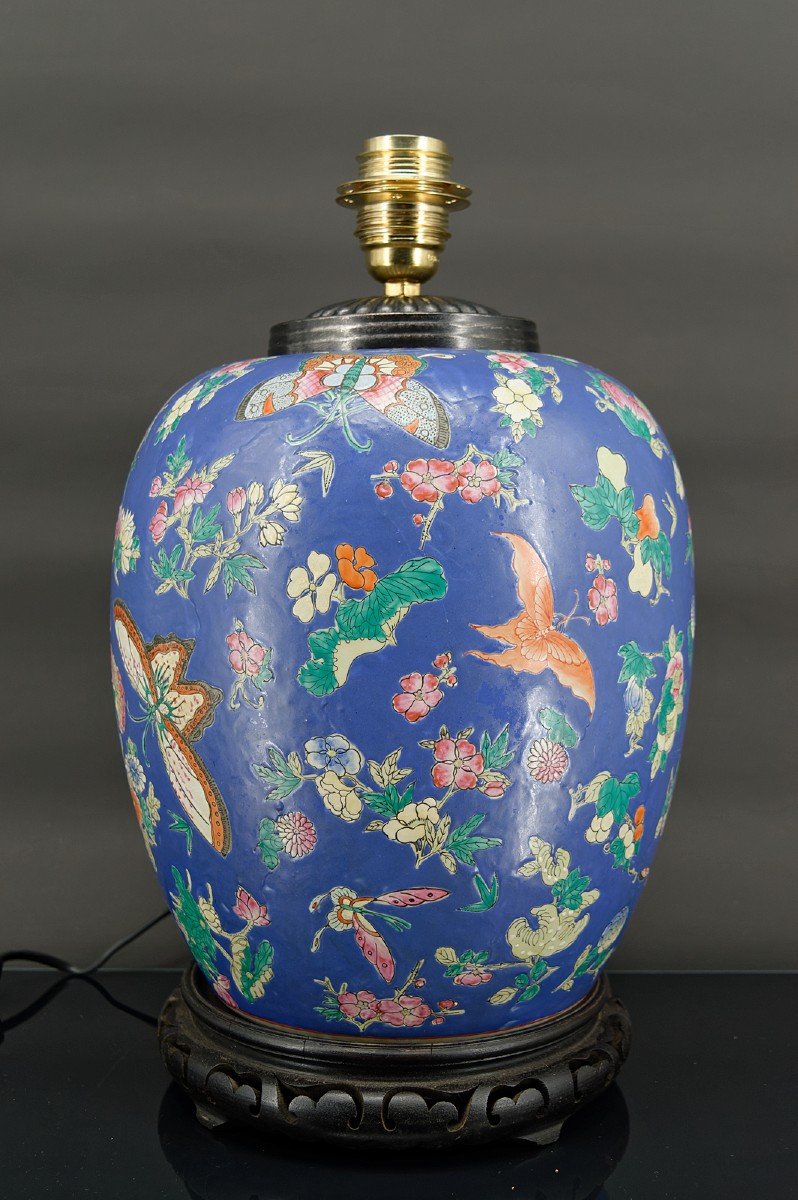 Importante Lampe Chinoise En Céramique Bleue Aux Papillons, Quing Thongzhi, Chine, Circa 1865 -photo-2