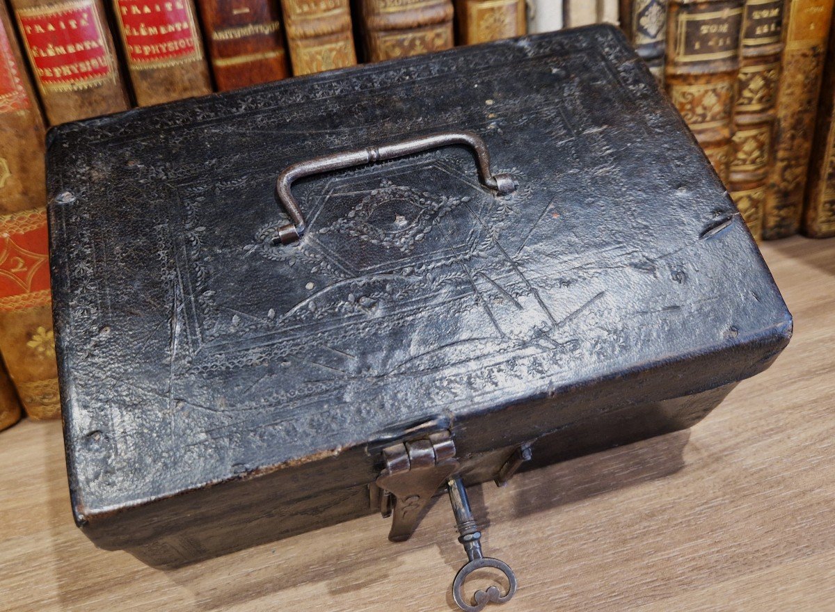 Moraillon Box, 17th Century-photo-2