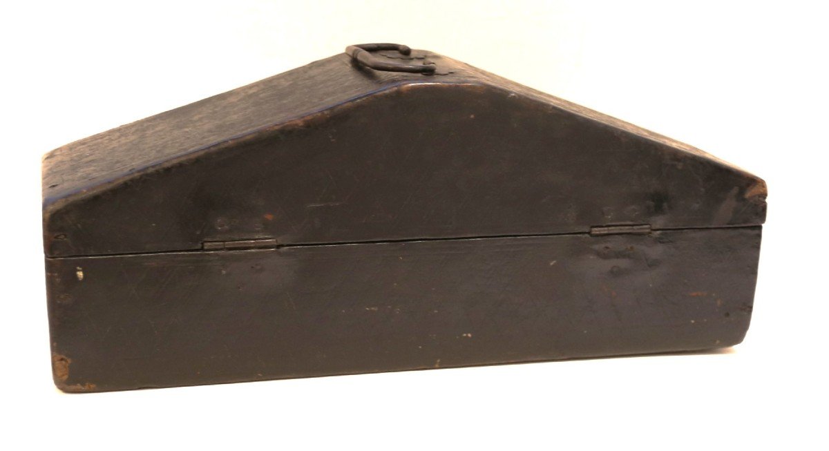 Large Pyramid-shaped Box, France, 17th Century-photo-4