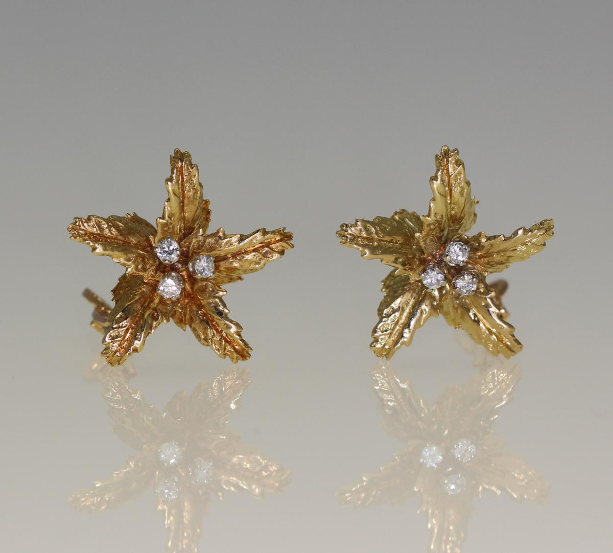 Boucles d'Oreilles Signées Boucheron.