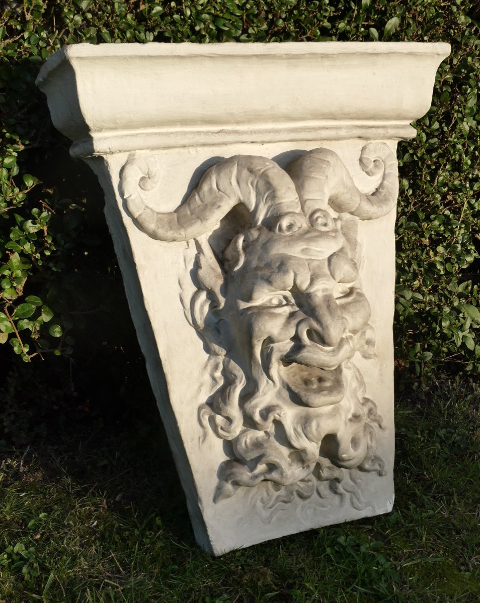 Large Capital In Plaster, Workshop Molding, Satyr Antique Nineteenth Decoration, Grotesque