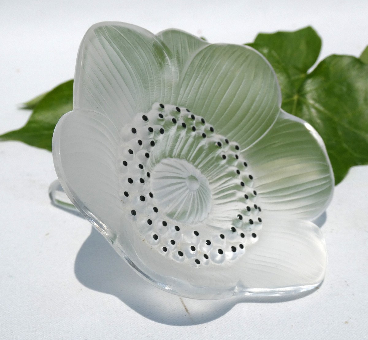 Paperweight, Lalique Crystal Flower, Art Deco Style Anemone-photo-3