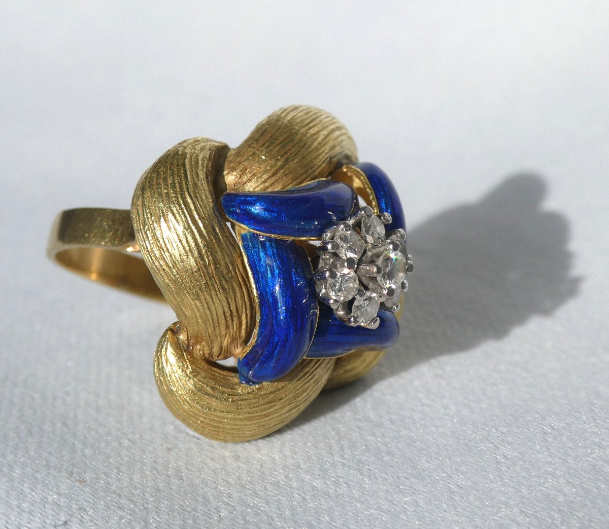 Ring Period 1950, Decor Of Knots, Yellow Gold Blue Enamel And Brilliant / Diamonds-photo-1