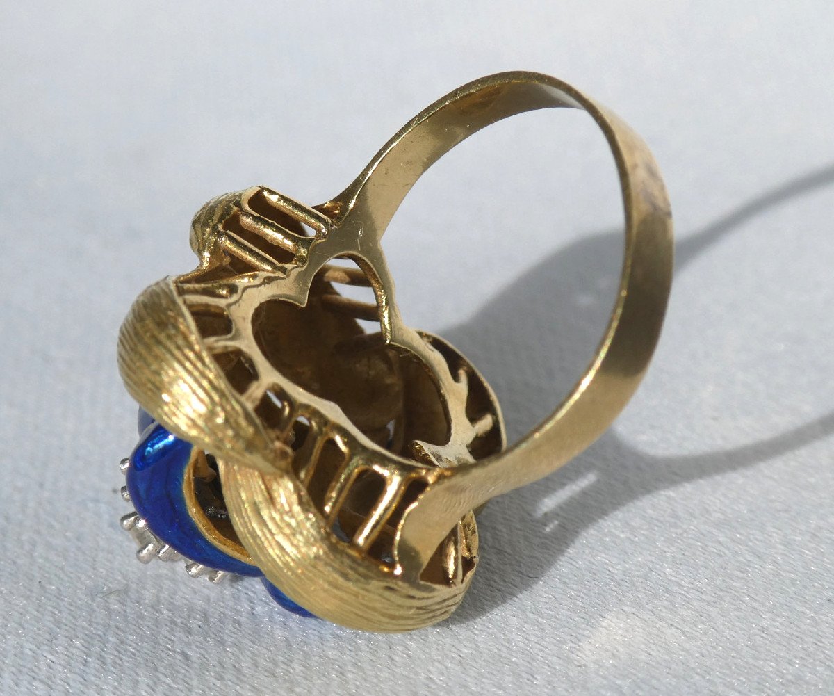 Ring Period 1950, Decor Of Knots, Yellow Gold Blue Enamel And Brilliant / Diamonds-photo-4