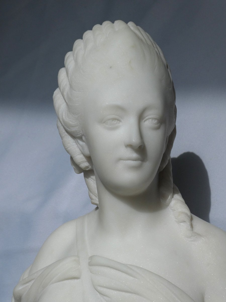 Sculpture In White Carrara Marble, Bust Of The Queen Of France Marie Antoinette, Dauphine-photo-2