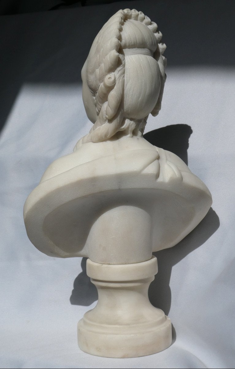 Sculpture In White Carrara Marble, Bust Of The Queen Of France Marie Antoinette, Dauphine-photo-6