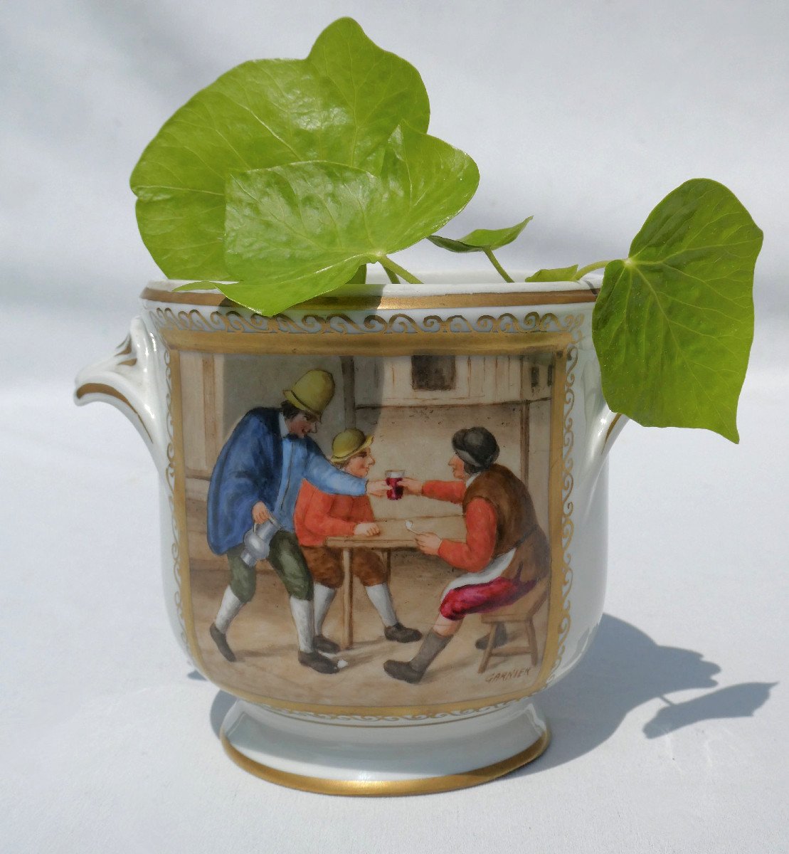 Cache Pot En Porcelaine De Limoges , Décor De Taverne , Signé Garnier , 1900 , Teniers