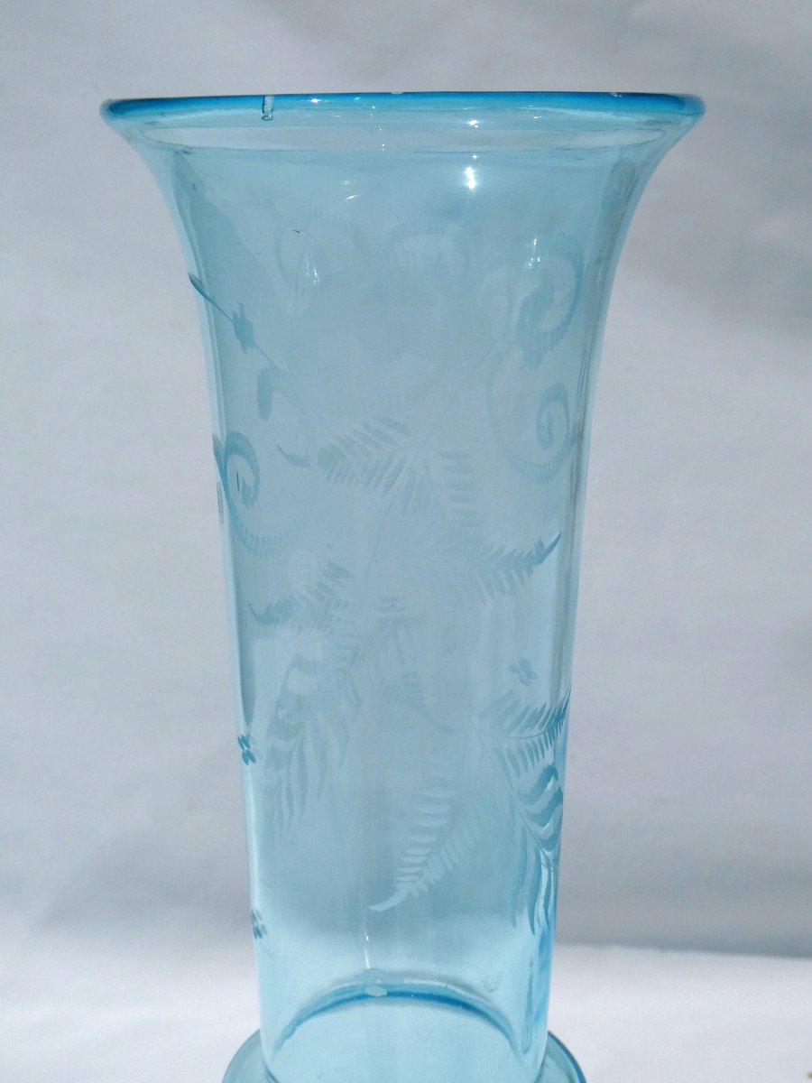 Large Soliflore Vase In Sandblasted Glass, Louis Philippe Period, Circa 1830, Blue Fougere Decor-photo-4