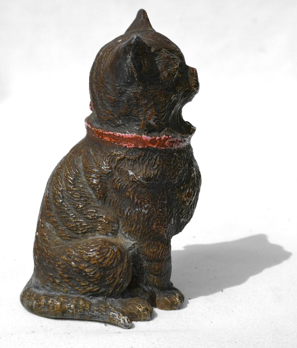 Lead Sculpture From Nuremberg, Cat With Ribbon 19th Century, Vienna Bronze Style -photo-3