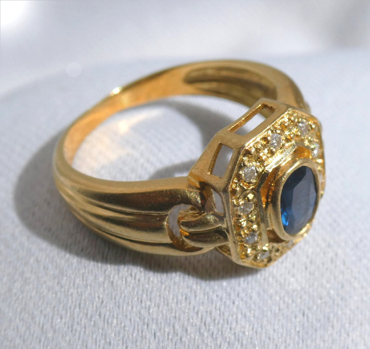 Ring In 18 Carat Yellow Gold, Sapphire And Diamonds, Jewel-photo-4