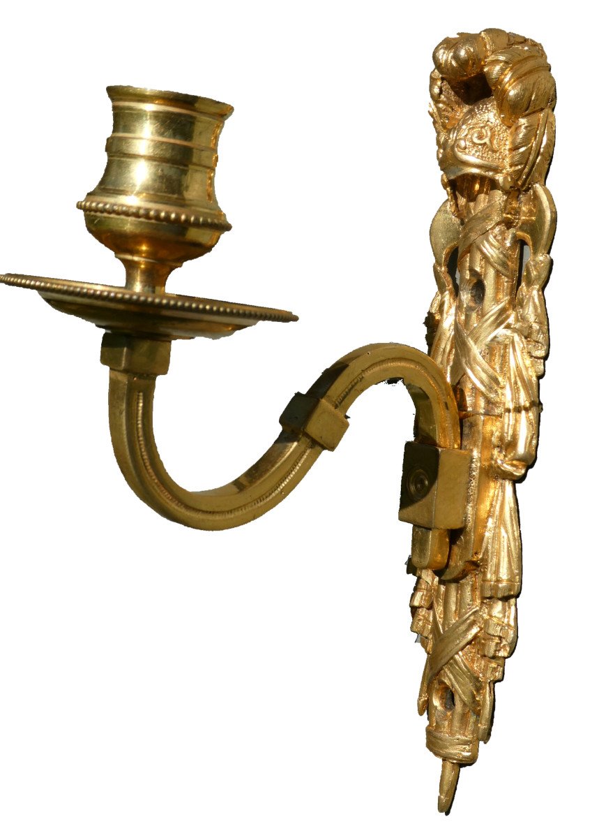 Pair Of 18th Century Gilt Bronze Wall Lights, One Arm Of Light, Cuirass Decor-photo-2