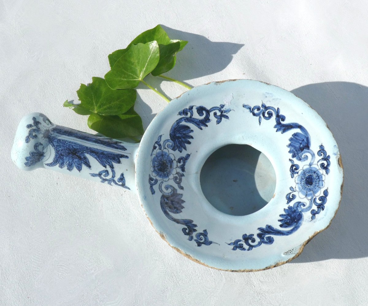 Child's Chamber Pot, Urinal In Lille / Rouen / Delft Earthenware, 18th Century, Shades Of Blue -photo-3