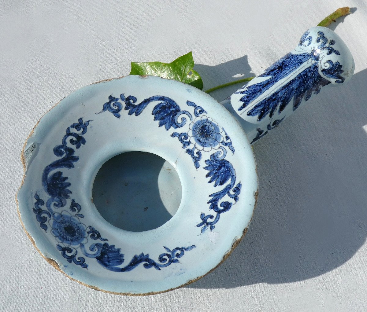 Child's Chamber Pot, Urinal In Lille / Rouen / Delft Earthenware, 18th Century, Shades Of Blue -photo-3