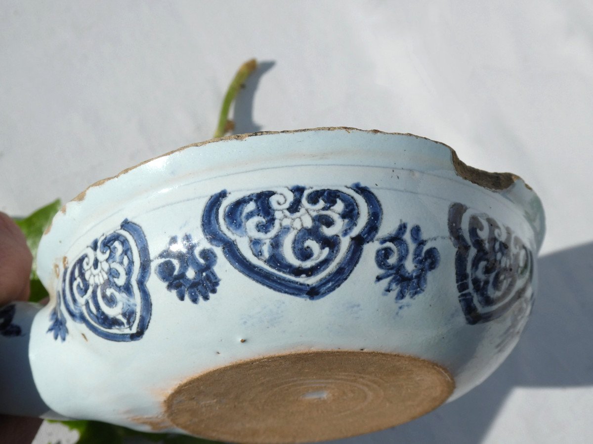 Child's Chamber Pot, Urinal In Lille / Rouen / Delft Earthenware, 18th Century, Shades Of Blue -photo-5