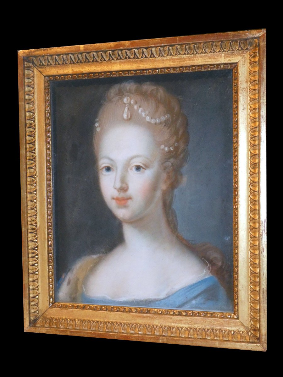 Portrait De La Reine Marie Antoinette , Dauphine De France , Pastel , Cadre Bois Doré XVIIIe