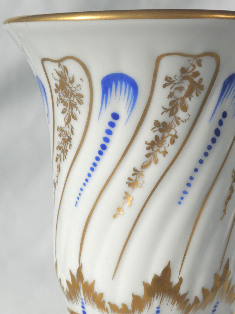 Vase Cornet En Porcelaine De Paris , Style Sevres , Biscuit Naturel , Têtes De Putti XIXe -photo-3