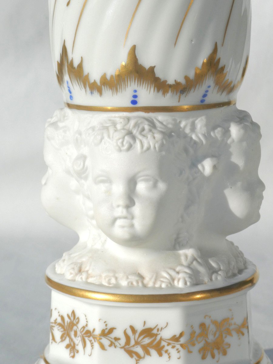 Vase Cornet En Porcelaine De Paris , Style Sevres , Biscuit Naturel , Têtes De Putti XIXe -photo-1