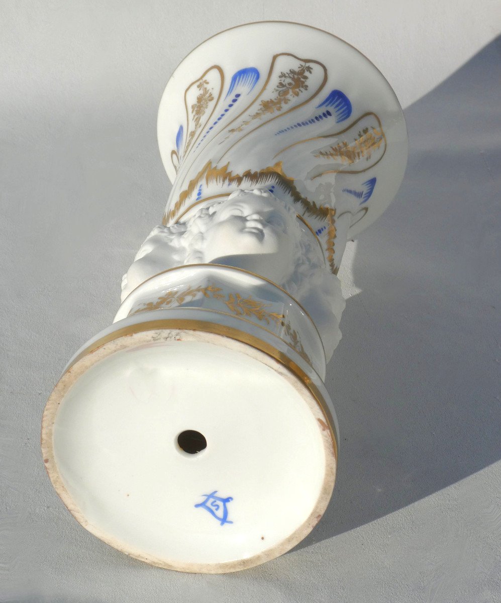 Vase Cornet En Porcelaine De Paris , Style Sevres , Biscuit Naturel , Têtes De Putti XIXe -photo-3