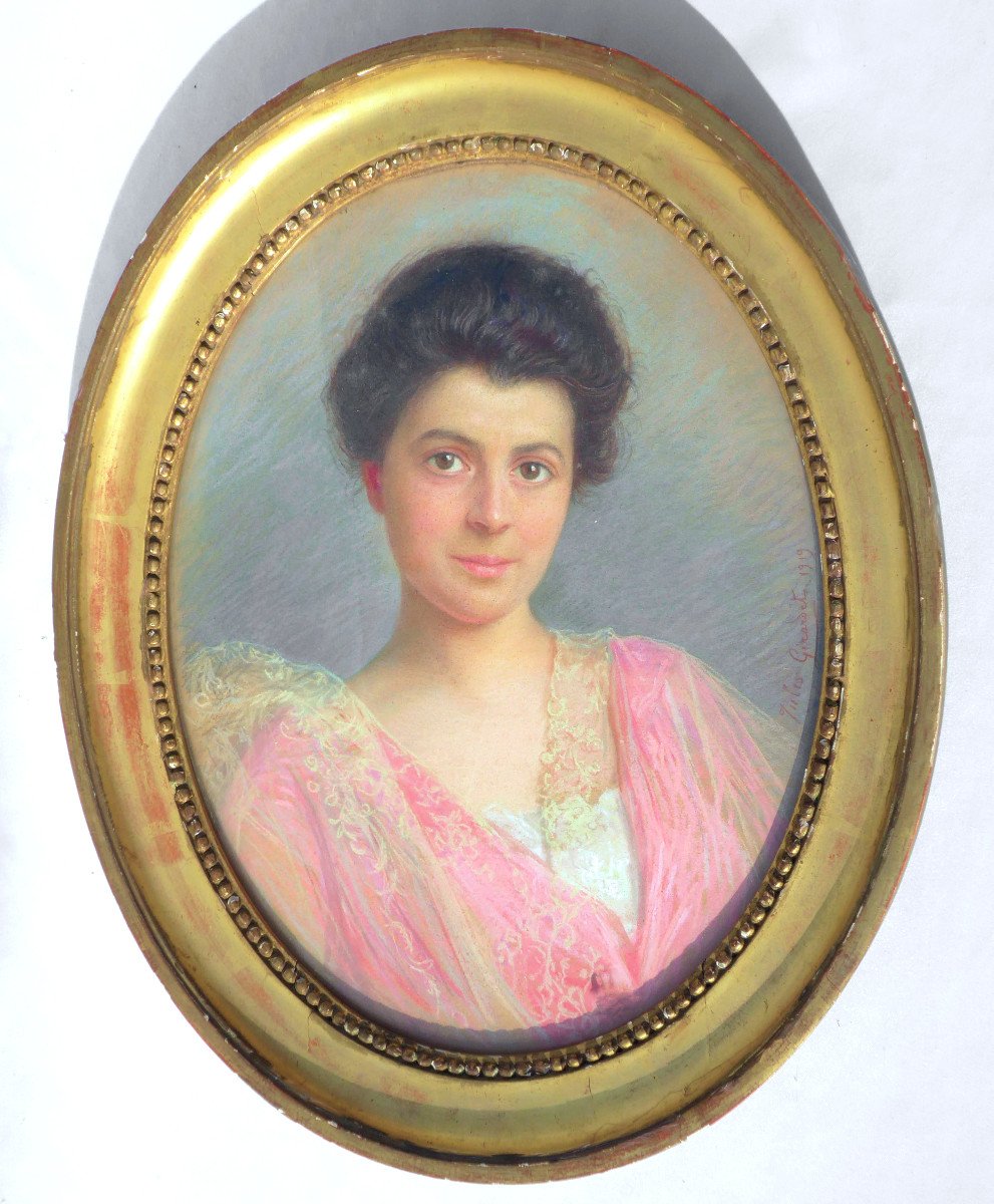 Portrait Of A Young Woman Art Nouveau Pastel Signed Jules Girardet, Golden Frame Dated 1910 Benezit