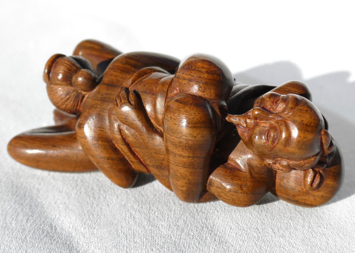 Erotic Okimono Signed In Carved Wood, Embracing Couple Japan Taisho Period (1912-1928) Curiosa-photo-2