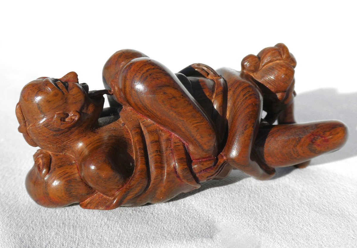 Erotic Okimono Signed In Carved Wood, Embracing Couple Japan Taisho Period (1912-1928) Curiosa