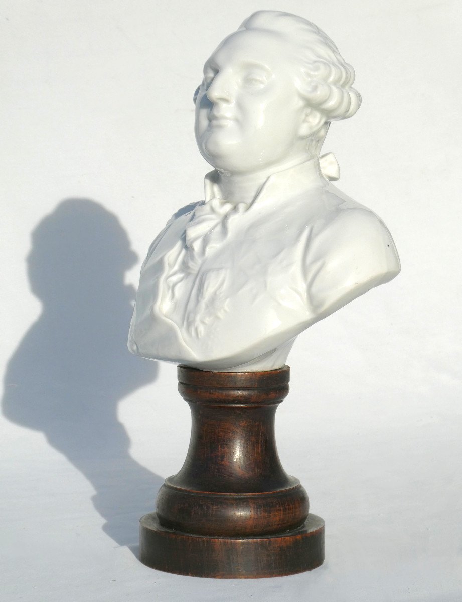 Buste Du Roi De France Louis XVI En Porcelaine Blanche , époque 1820 , Royalisme XIXe-photo-1