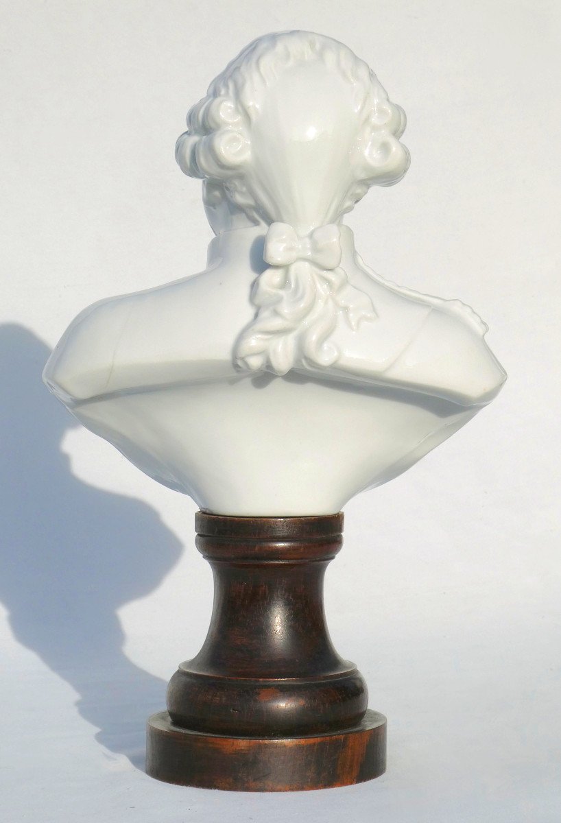 Bust Of The King Of France Louis XVI In White Porcelain, 1820s Period, 19th Century Royalism-photo-3