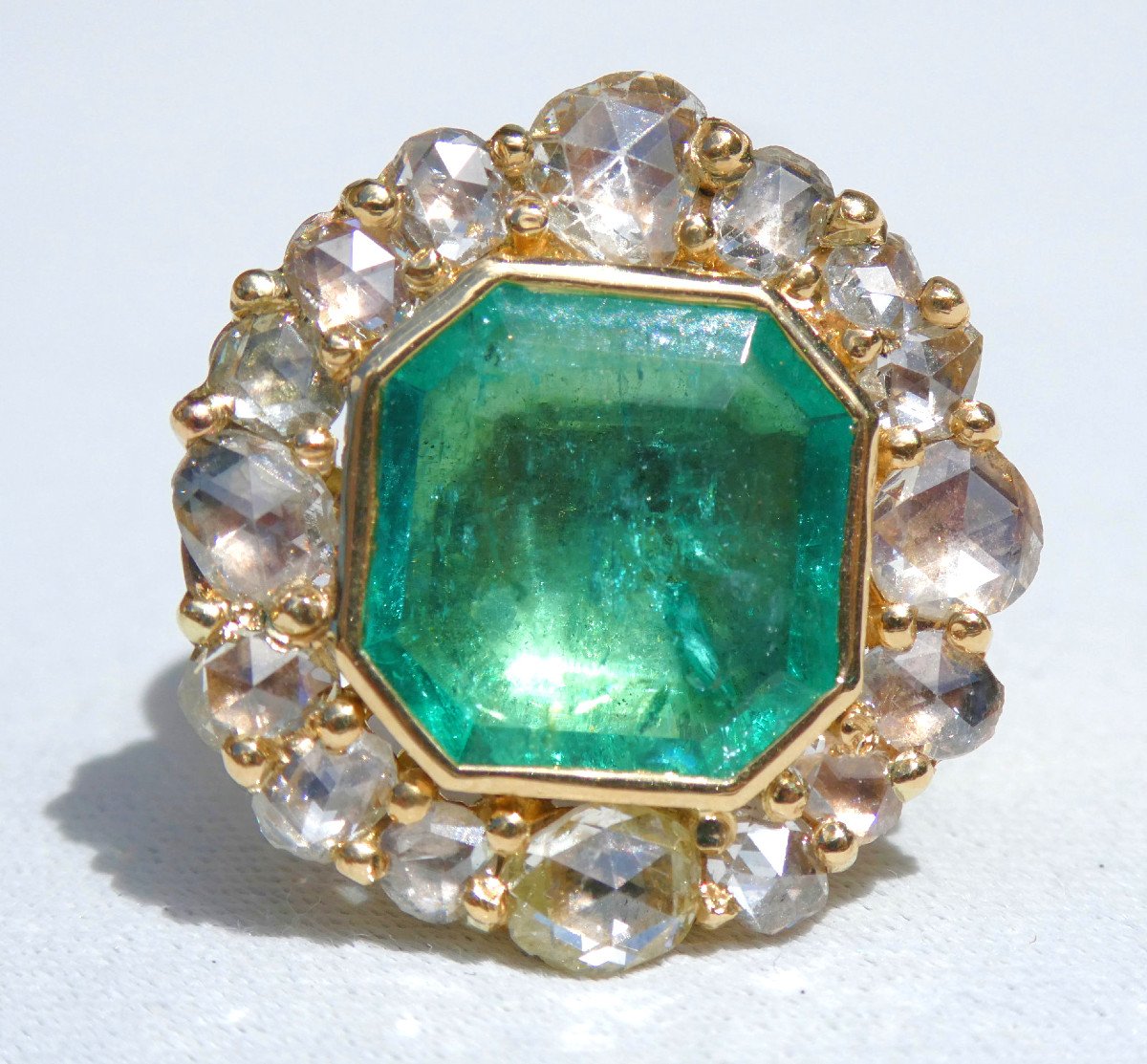 Important Emerald Ring Gold & Diamonds Baroque Style, Renaissance Italy, Jewel