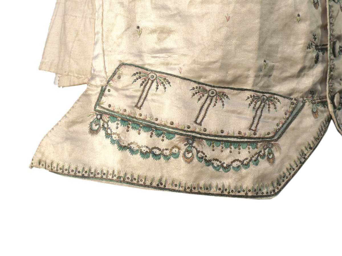 18th Century Men's Waistcoat, Embroidered Silk With Palm Tree Decor, Buttons, Louis XVI Period Costume-photo-6