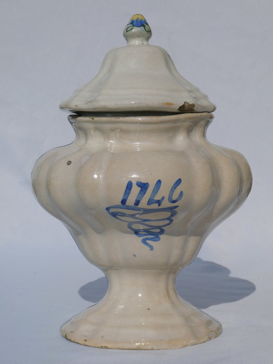 Pot Couvert d'Apothicaire , Faience XVIIIe Siecle Mouches , 1746 , Pharmacie Cerreto Sannita-photo-1