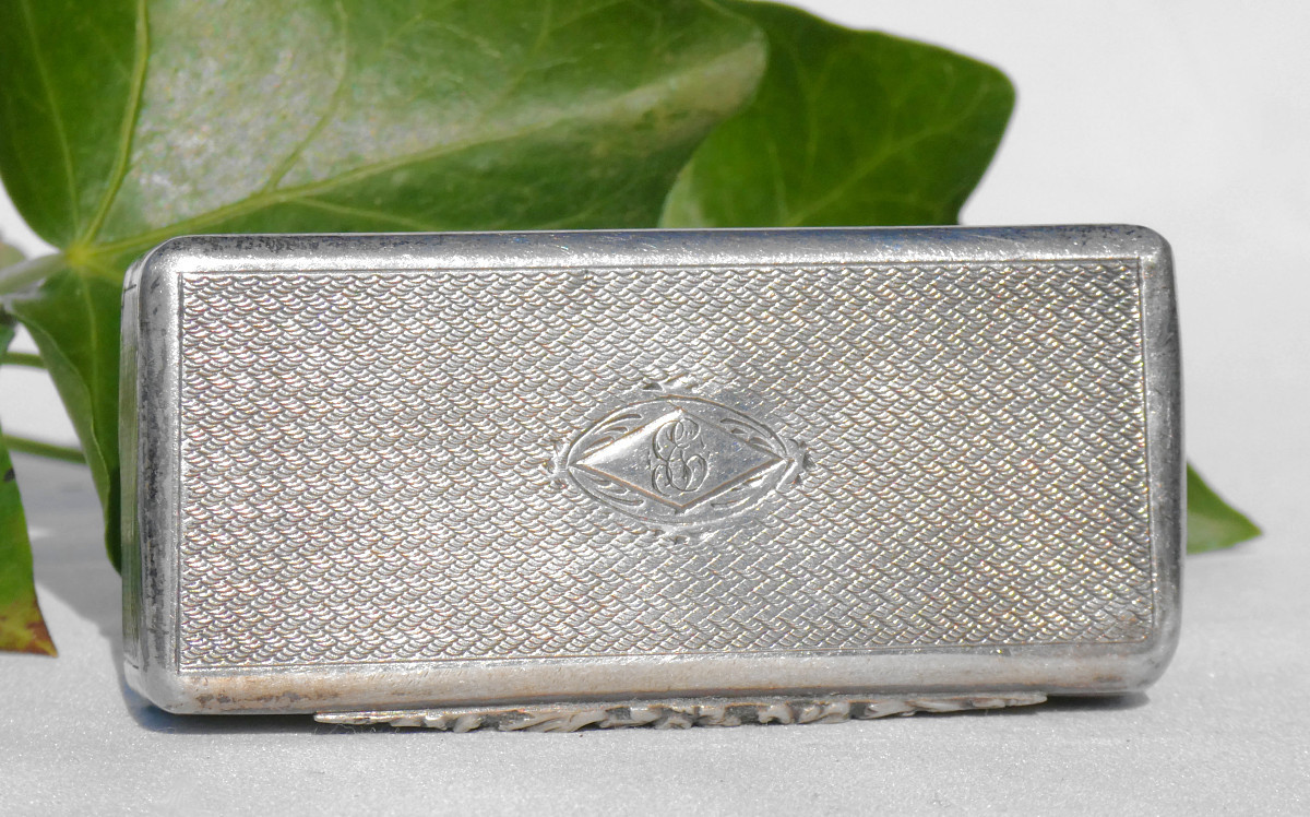 19th Century Solid Silver Snuff Box, Guilloché Decor, Louis XVI Pills 