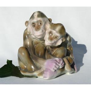 Group In French Porcelain, Animal Subject, Couple Of Monkeys Art Deco 1930 Monkey