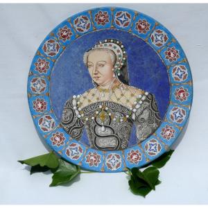 Large Neo Renaissance Dish, Portrait Of The Queen Of France Catherine De Medici Choisy Le Roi