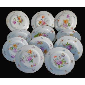 Service De Table En Porcelaine De Saxe Style Meissen , Assiettes Peintes Decor De Fleurs XVIIIe
