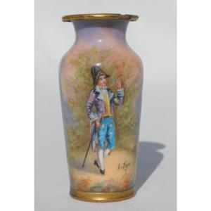 Vase Period 1900, Incredible 18th Century Style Decor Signed Albert Foys, Limoges Enamels