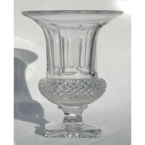 Vase Versailles En Cristal De Saint Louis , Modele Medicis , Pointes De Diamants & Cotes Plates