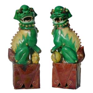 Grande Paire De Chiens De Fo En Faience Asiatique , Famille Verte , Chine 1900 , Lions Asie