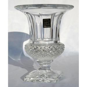 Vase Versailles En Cristal De Saint Louis , Modele Medicis , Pointes De Diamants & Cotes Plates