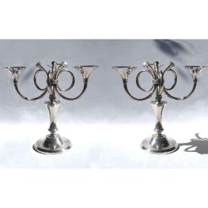 Paire De Chandeliers / Bougeoirs En Metal Argenté , Ercuis Art Deco Cors De Chasse Chandelier