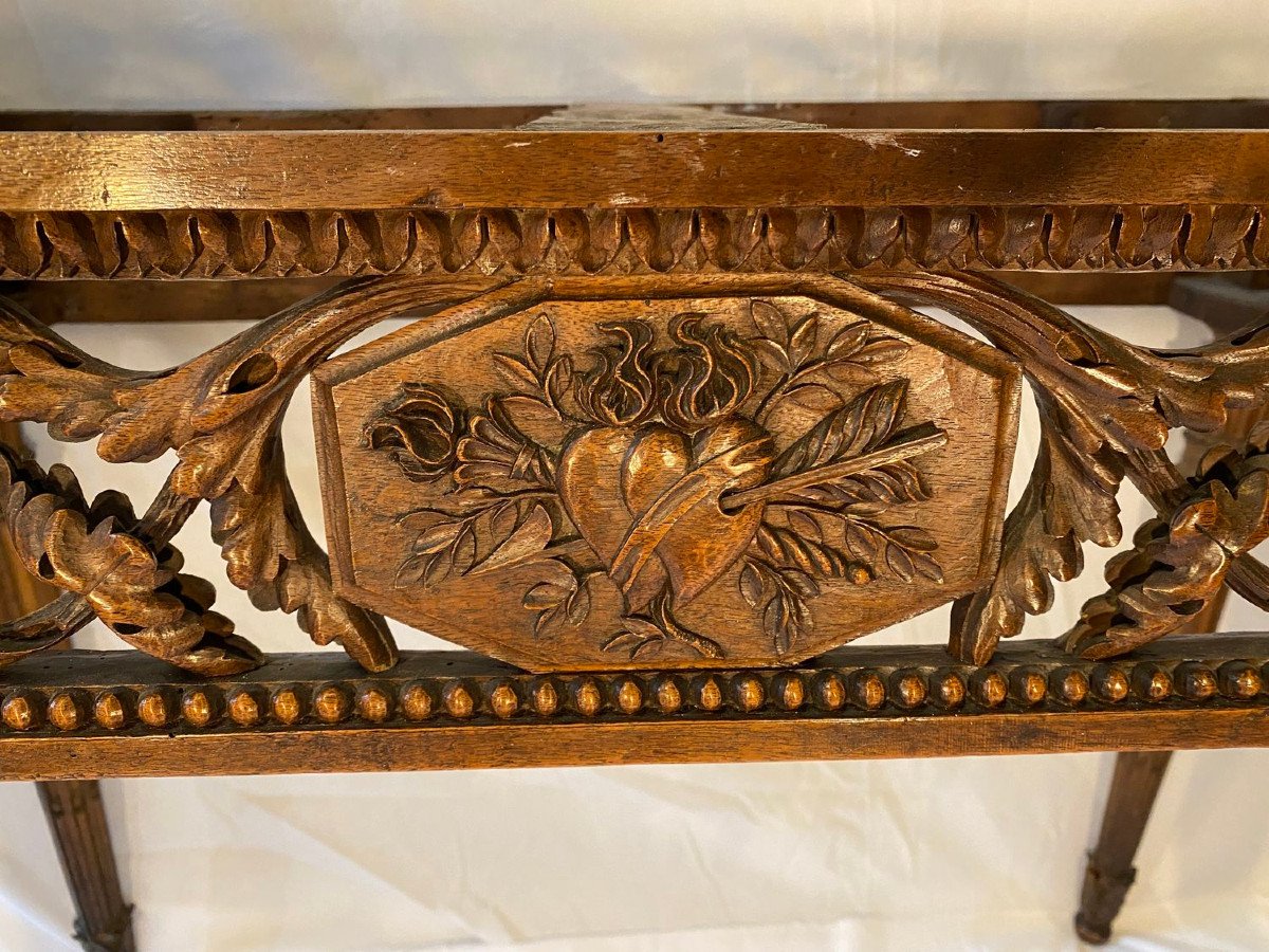 Console louis XVI en noyer reposant sur quatre pieds-photo-4